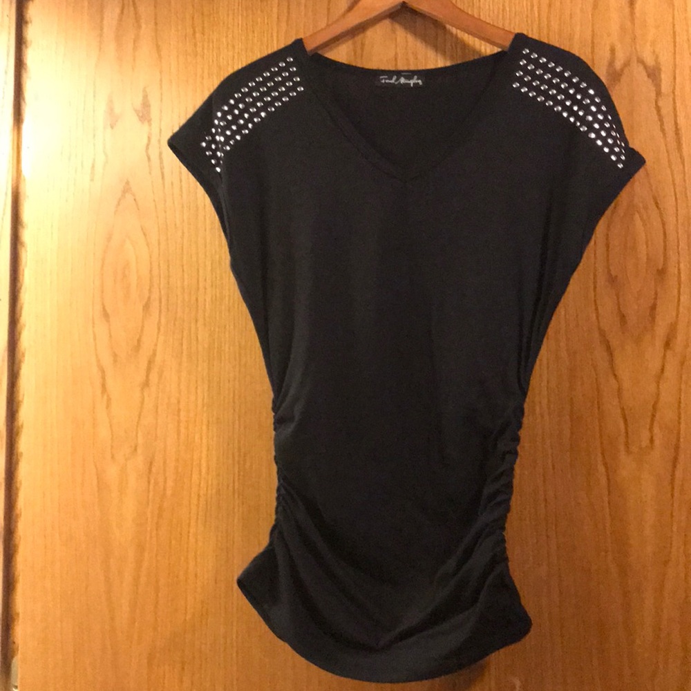 Edgy black top! ♥️ Free when you bundle!!